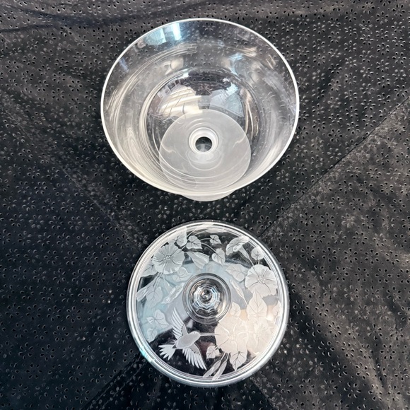 Avon Hummingbird etched crystal covered candy dish - Picture 3 of 4